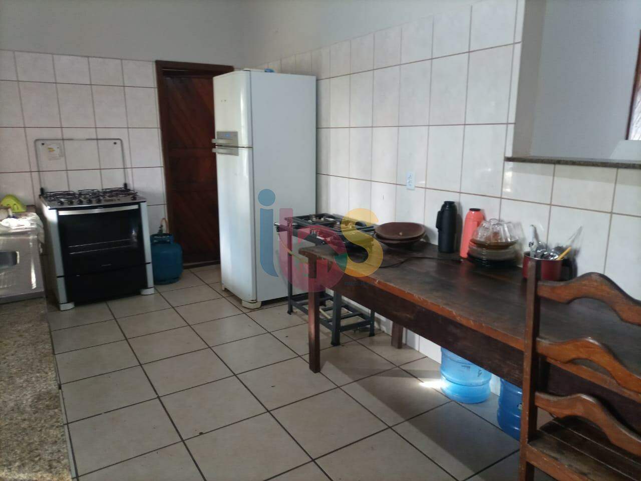 Casa à venda com 8 quartos, 230m² - Foto 5