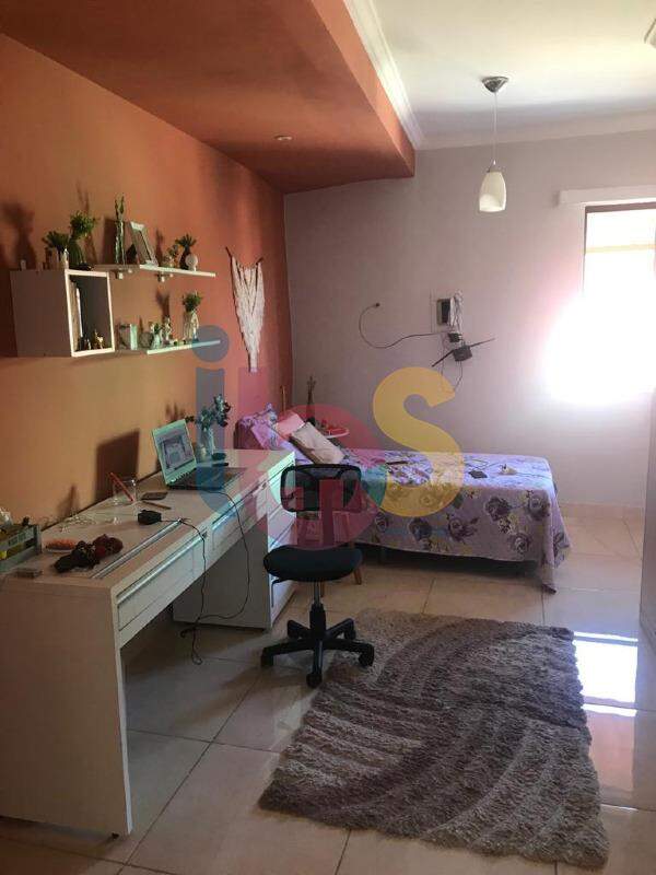 Casa à venda com 4 quartos, 270m² - Foto 10