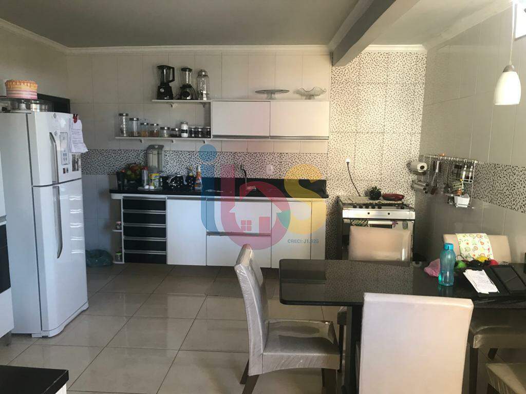 Casa à venda com 4 quartos, 270m² - Foto 8