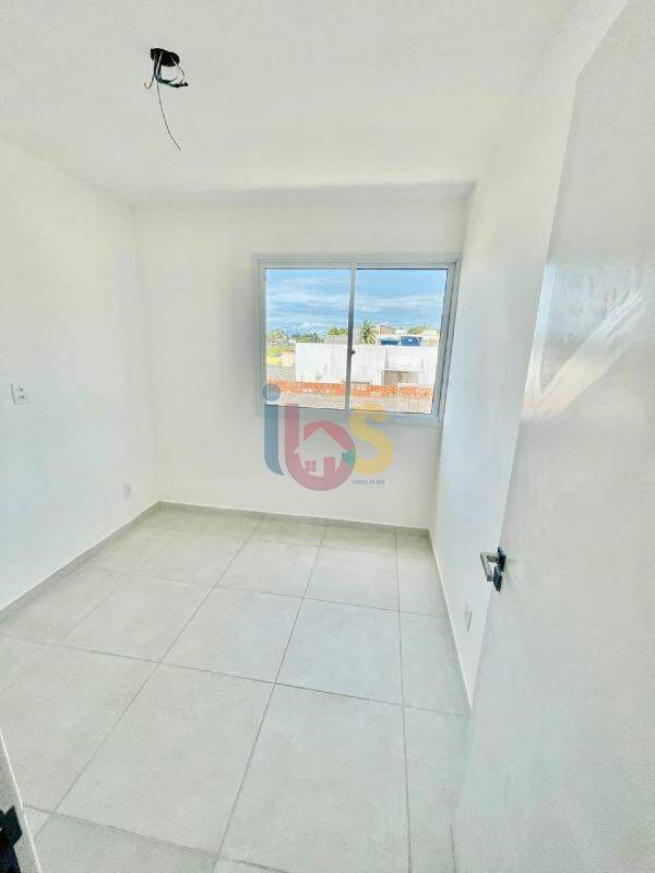 Casa à venda com 3 quartos, 97m² - Foto 4