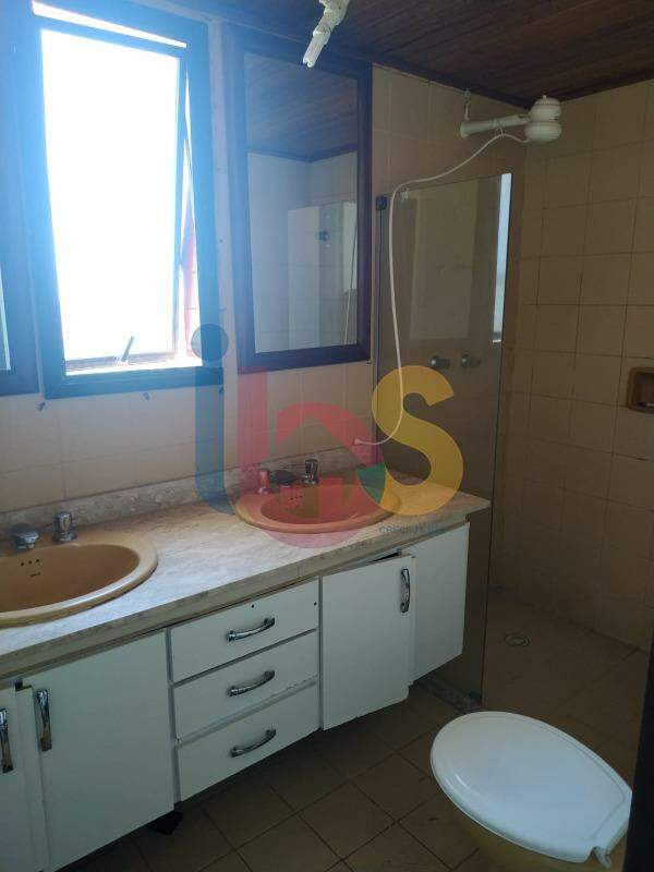 Apartamento à venda com 4 quartos, 196m² - Foto 12