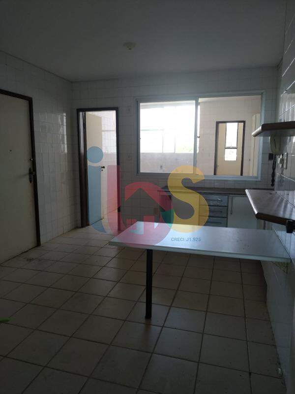 Apartamento à venda com 4 quartos, 196m² - Foto 7