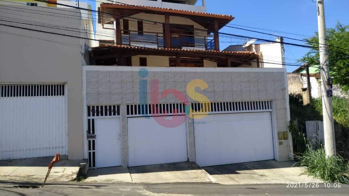 Casa à venda com 3 quartos, 200m² - Foto 1