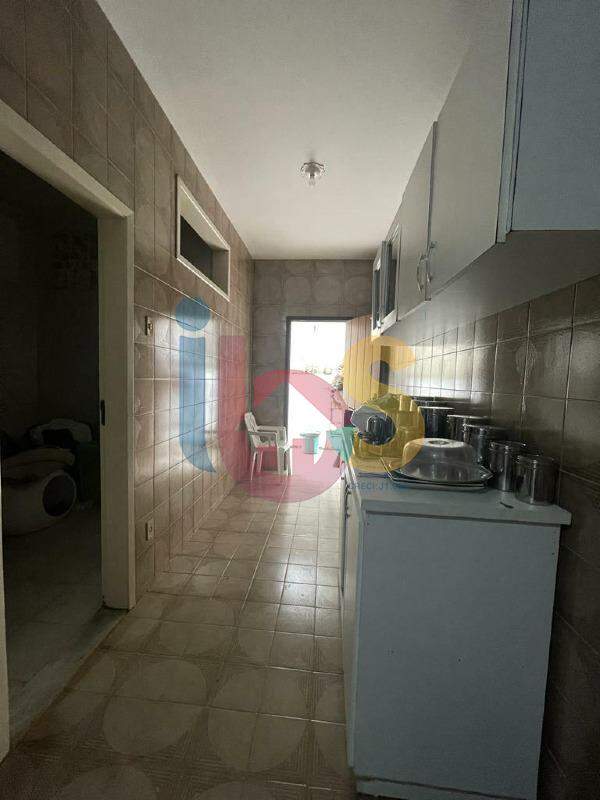 Apartamento à venda com 3 quartos, 168m² - Foto 9