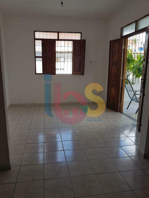 Casa à venda com 5 quartos, 150m² - Foto 2