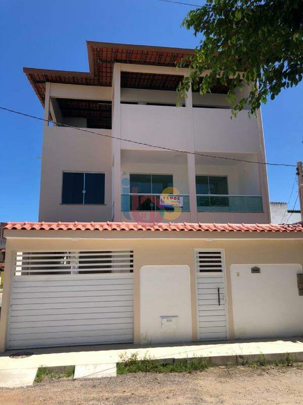 Casa à venda com 7 quartos, 155m² - Foto 1