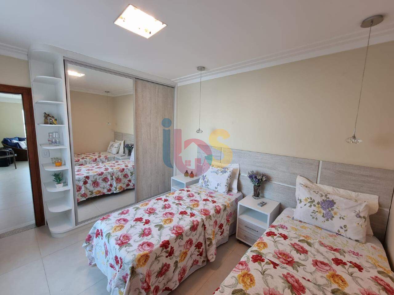 Casa à venda com 7 quartos, 260m² - Foto 17