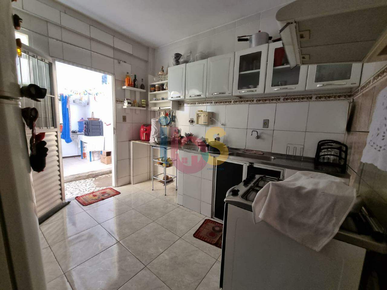 Casa à venda com 3 quartos, 250m² - Foto 3