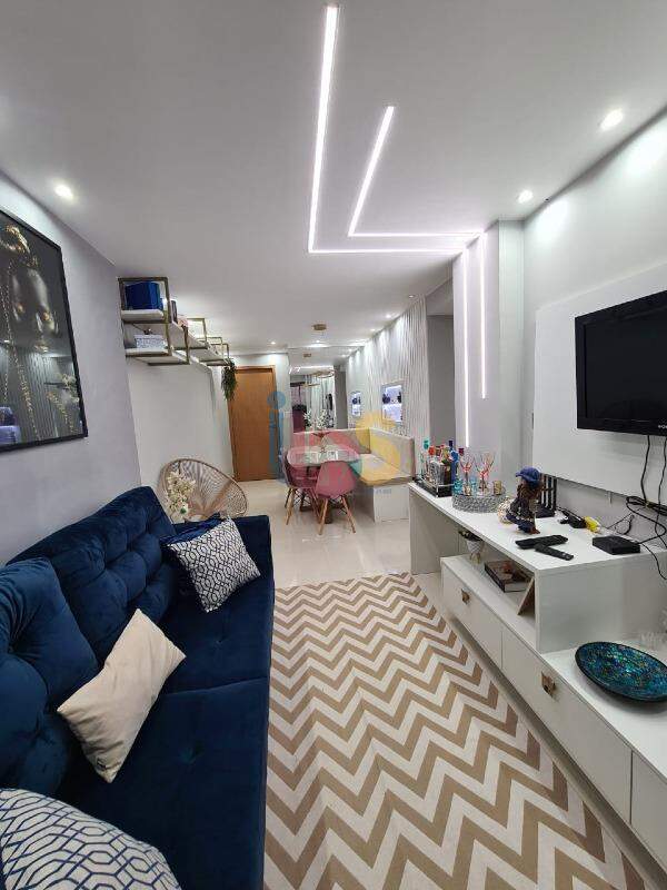 Apartamento à venda com 3 quartos, 80m² - Foto 2