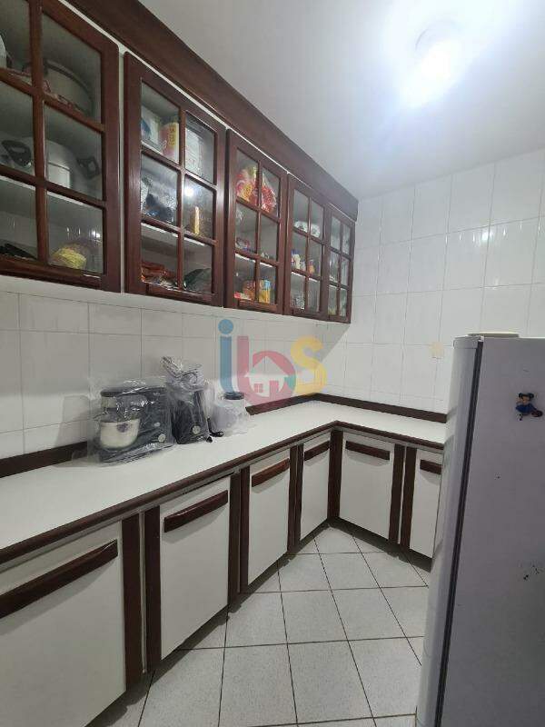 Casa à venda com 5 quartos, 300m² - Foto 7