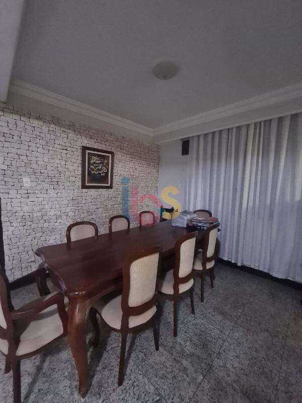 Casa à venda com 5 quartos, 300m² - Foto 5