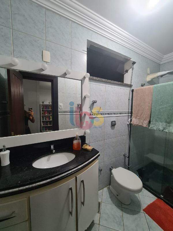 Casa à venda com 5 quartos, 300m² - Foto 14