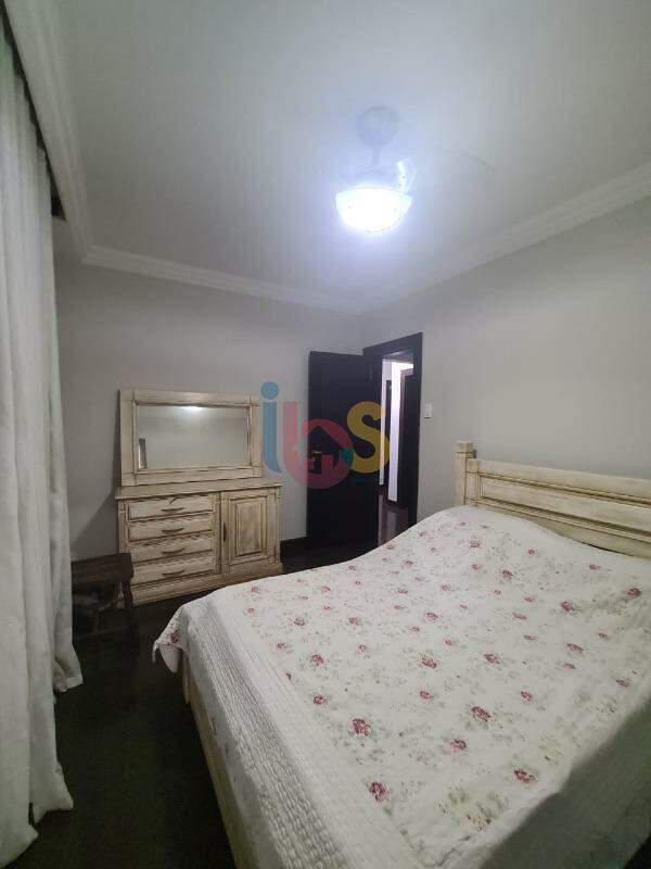 Casa à venda com 5 quartos, 300m² - Foto 13