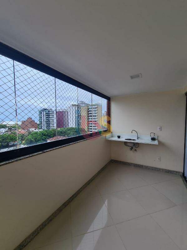 Apartamento à venda com 4 quartos, 180m² - Foto 1