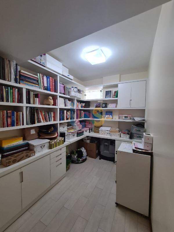 Apartamento à venda com 4 quartos, 180m² - Foto 14