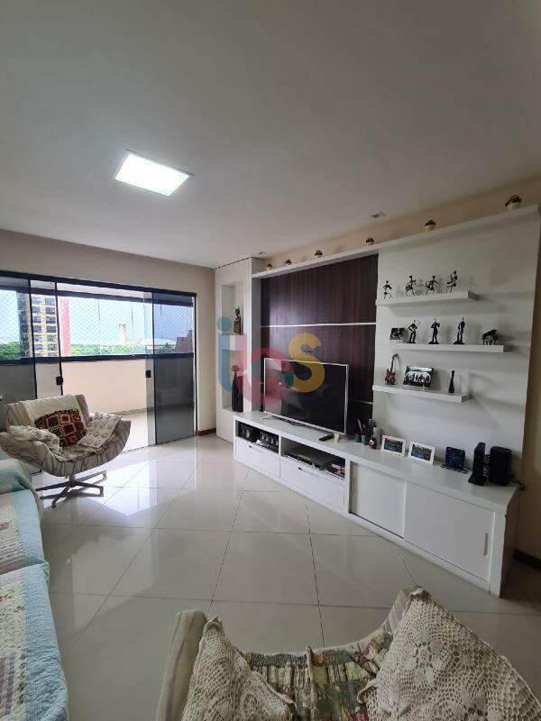 Apartamento à venda com 4 quartos, 180m² - Foto 2