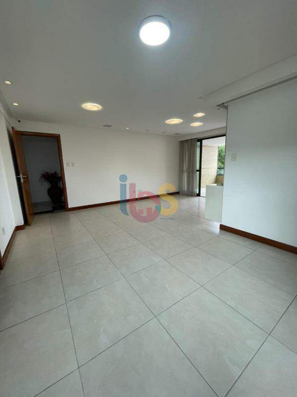 Apartamento à venda com 3 quartos, 138m² - Foto 3