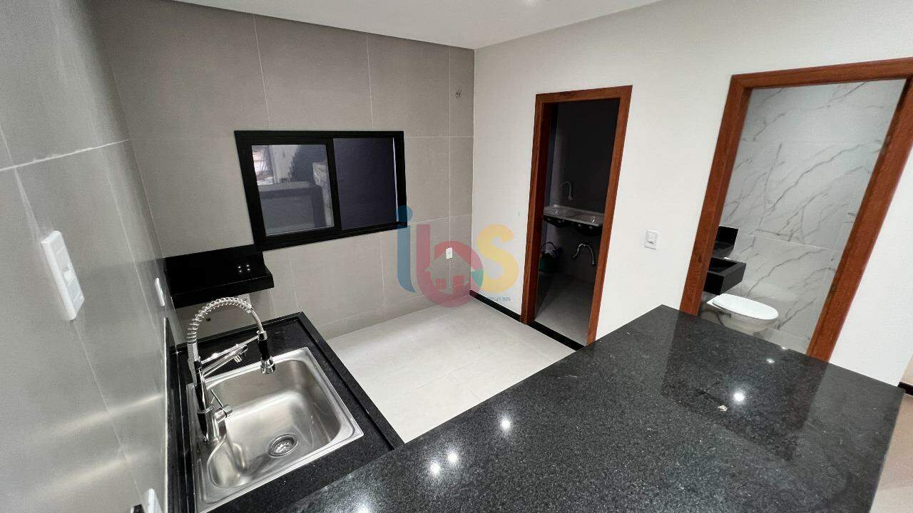 Casa à venda com 2 quartos, 140m² - Foto 9