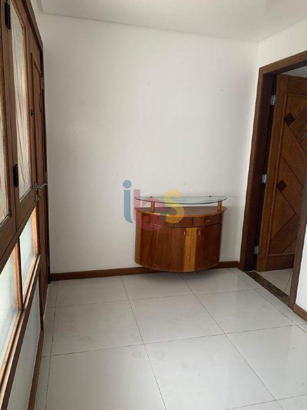 Casa à venda com 4 quartos, 300m² - Foto 21