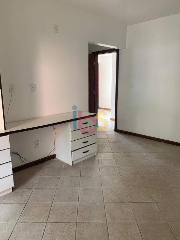 Casa à venda com 4 quartos, 300m² - Foto 17