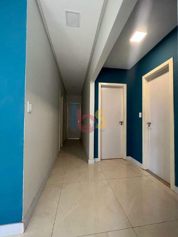 Casa à venda com 4 quartos, 170m² - Foto 14