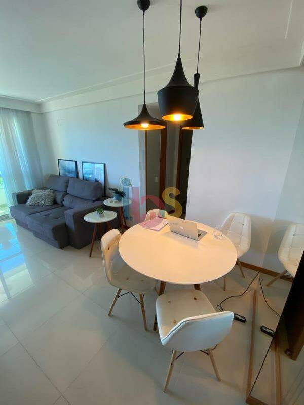 Apartamento à venda com 2 quartos, 68m² - Foto 2