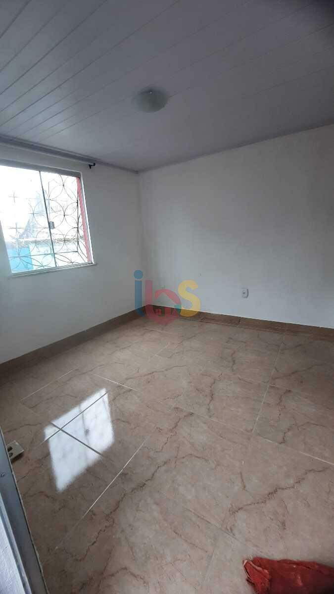 Casa à venda com 3 quartos, 230m² - Foto 2