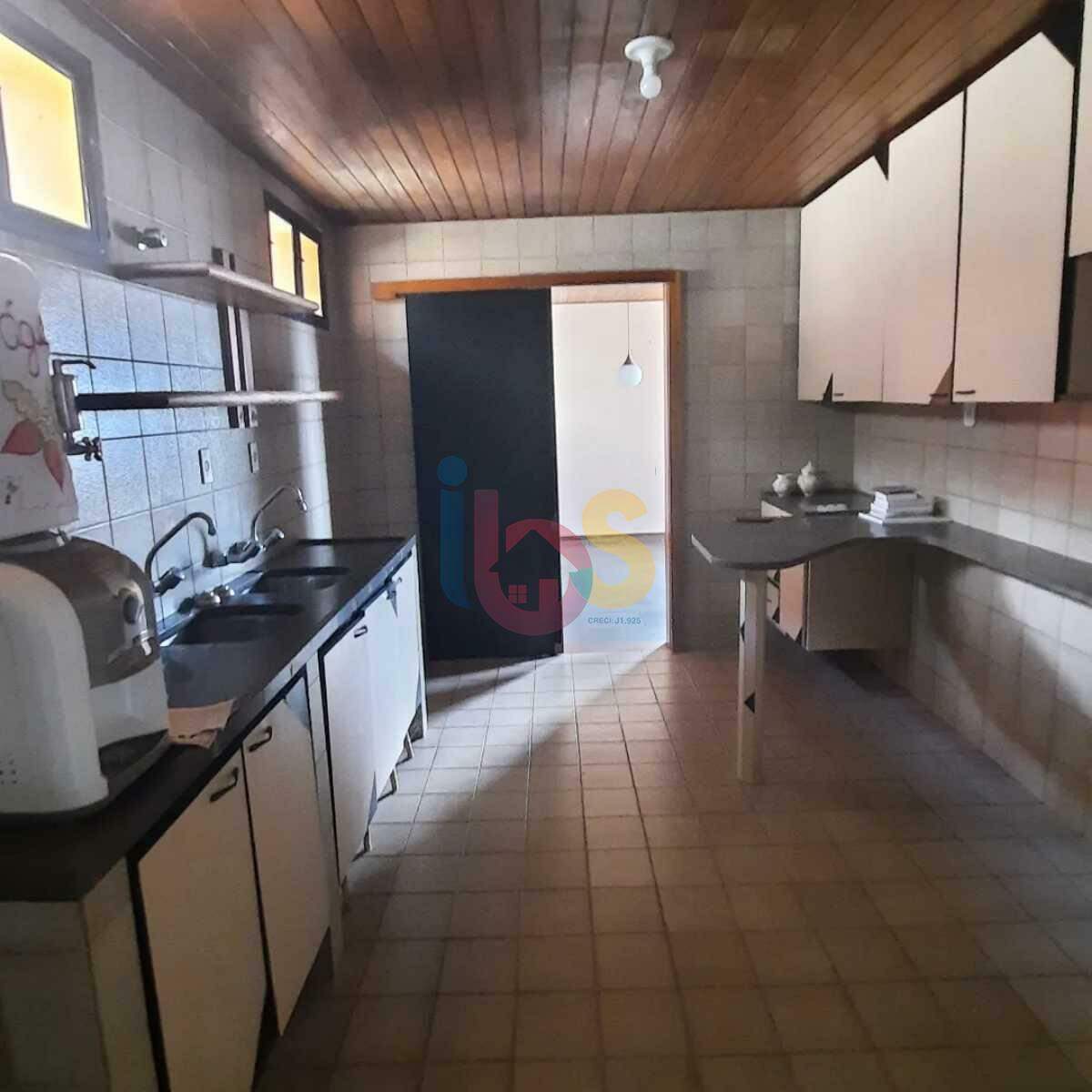 Casa à venda com 4 quartos, 380m² - Foto 6