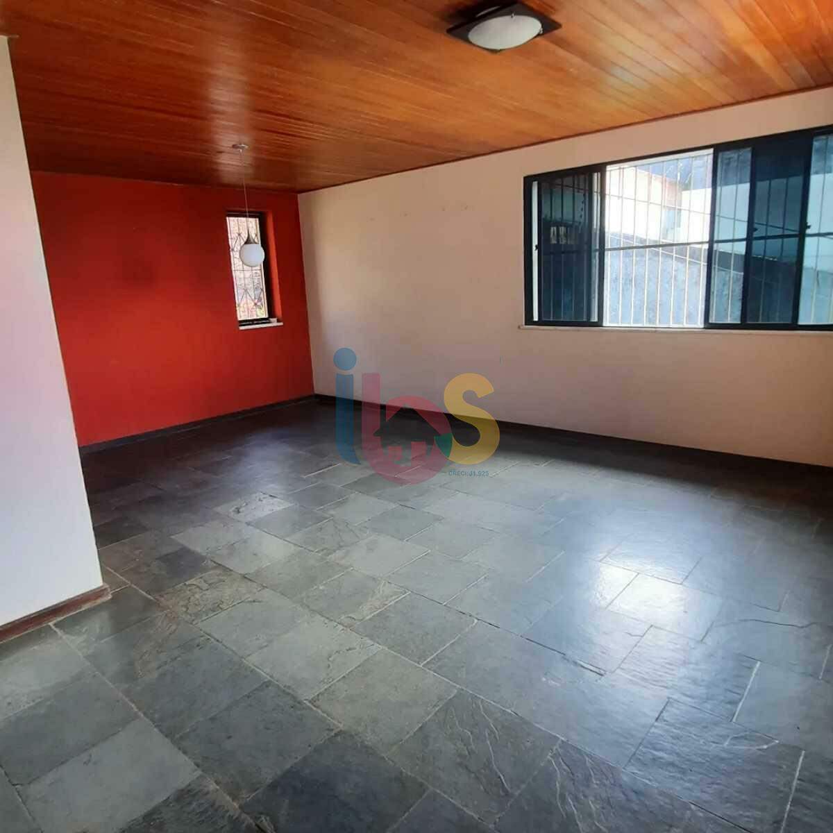 Casa à venda com 4 quartos, 380m² - Foto 3