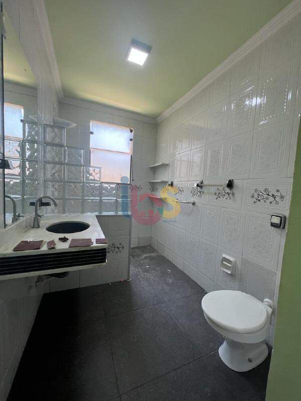 Casa para alugar com 2 quartos, 120m² - Foto 12
