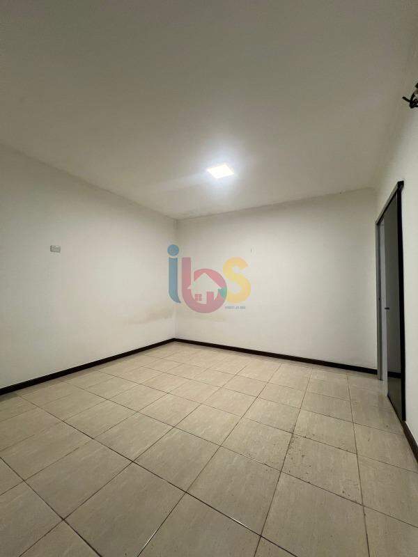 Casa para alugar com 2 quartos, 120m² - Foto 3