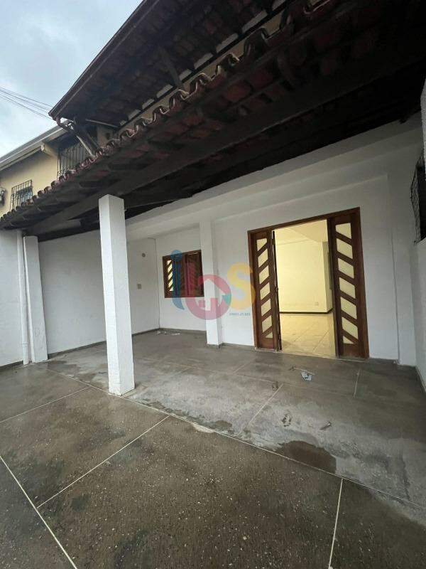 Casa para alugar com 2 quartos, 120m² - Foto 1