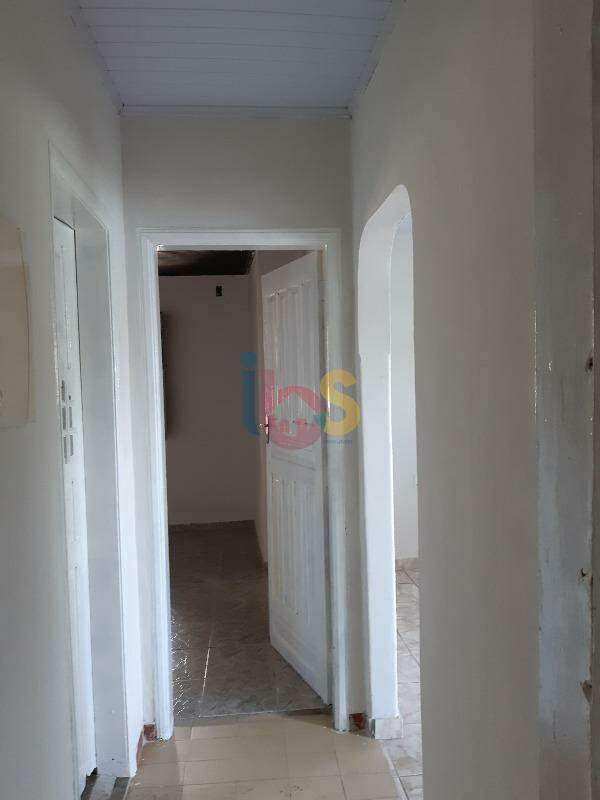 Casa à venda com 3 quartos, 200m² - Foto 4