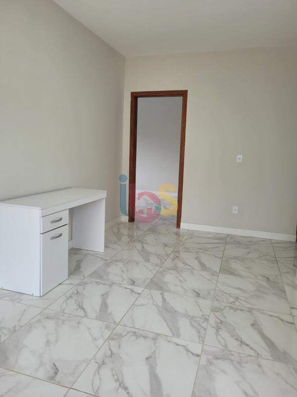 Casa à venda com 4 quartos, 300m² - Foto 12