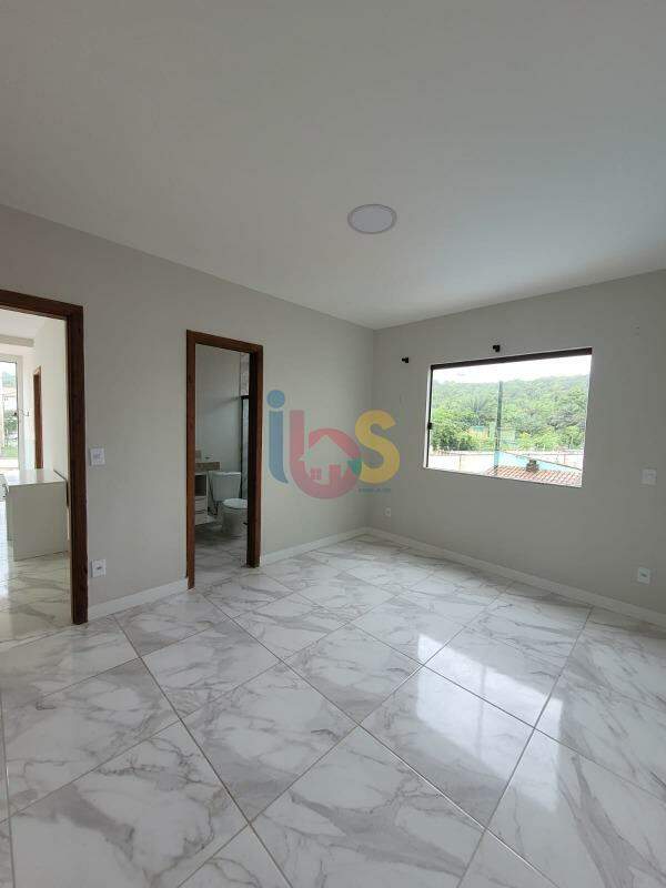 Casa à venda com 4 quartos, 300m² - Foto 5