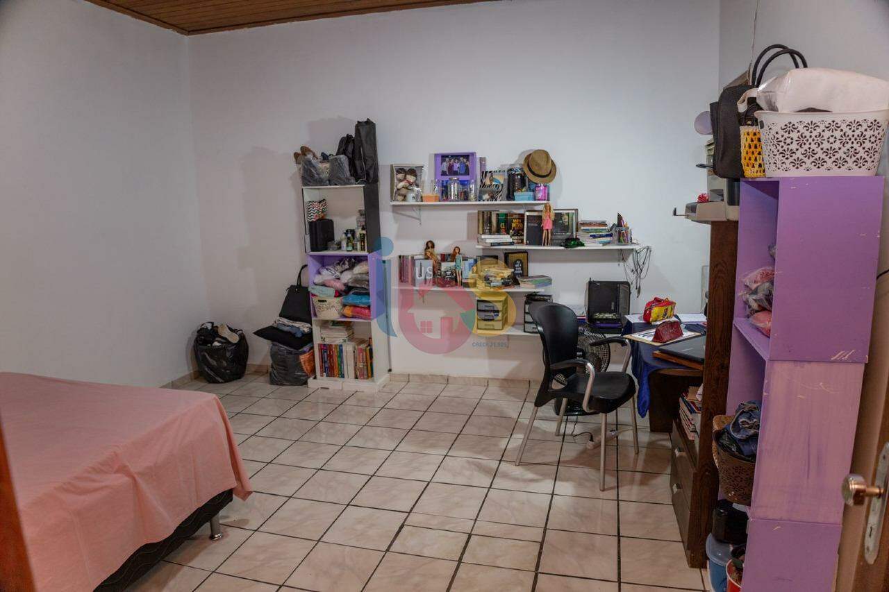 Casa à venda com 6 quartos, 281m² - Foto 5