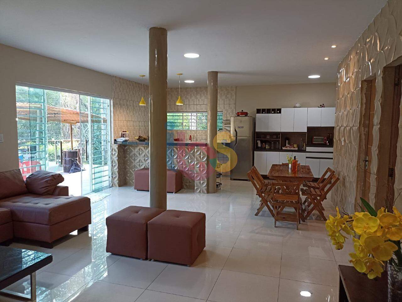 Casa à venda com 3 quartos, 150m² - Foto 1