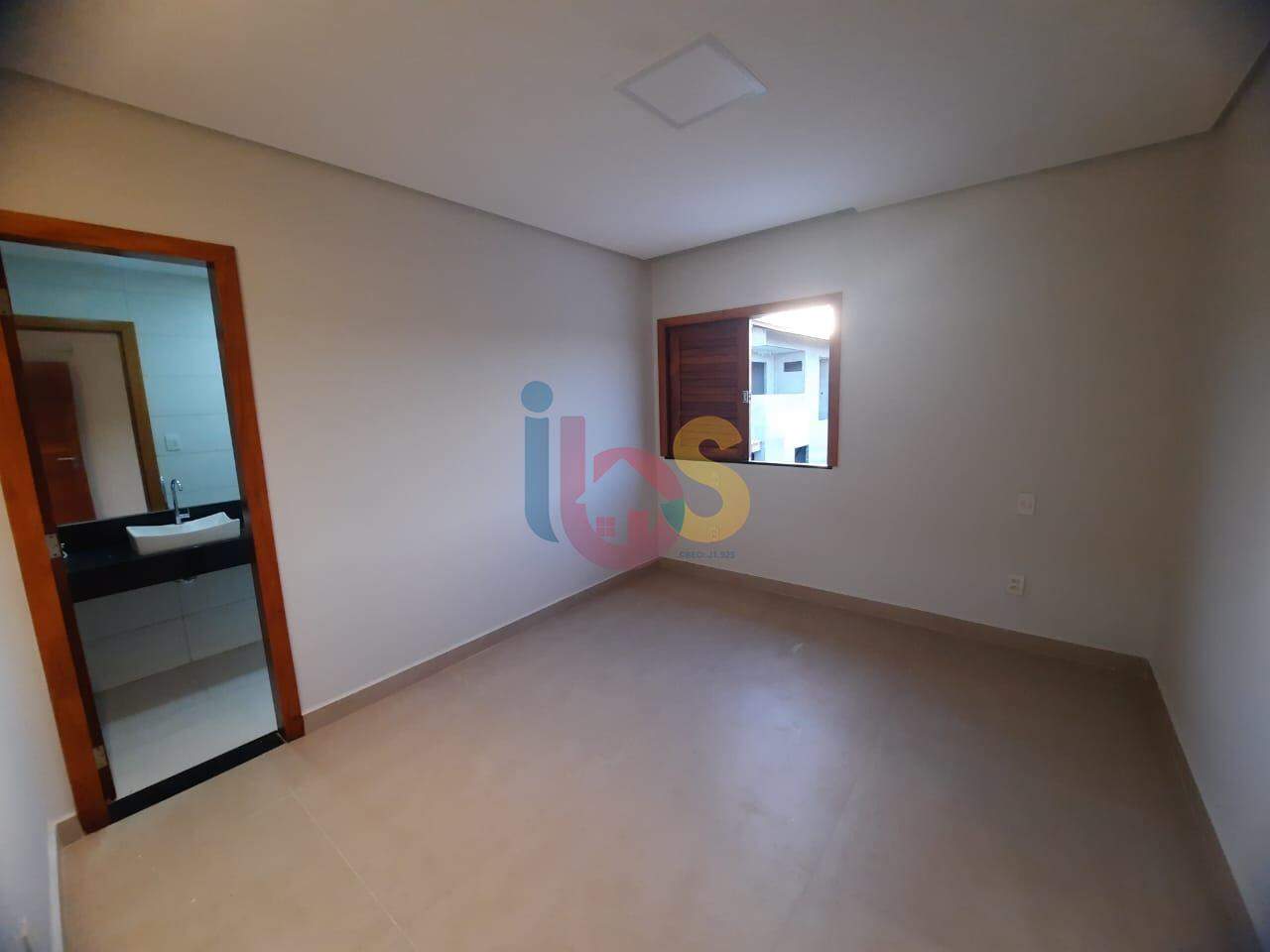 Casa à venda com 4 quartos, 215m² - Foto 11