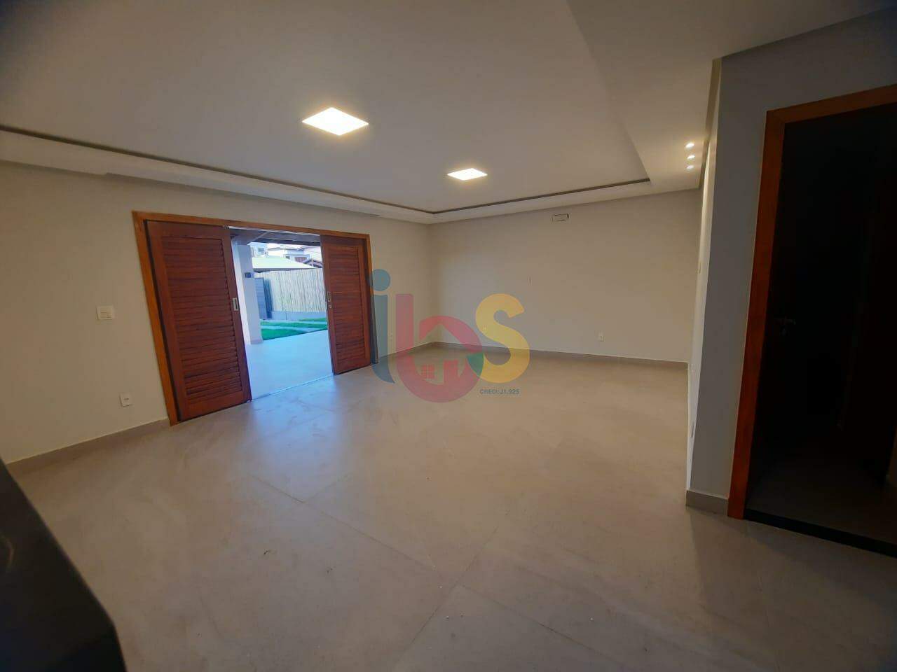 Casa à venda com 4 quartos, 215m² - Foto 5