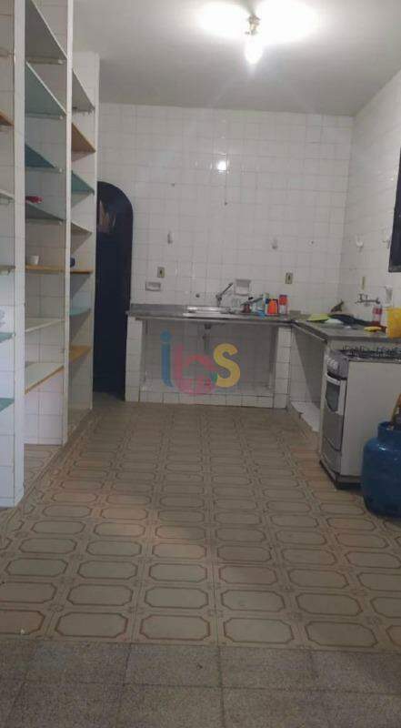 Casa à venda com 13 quartos, 650m² - Foto 6