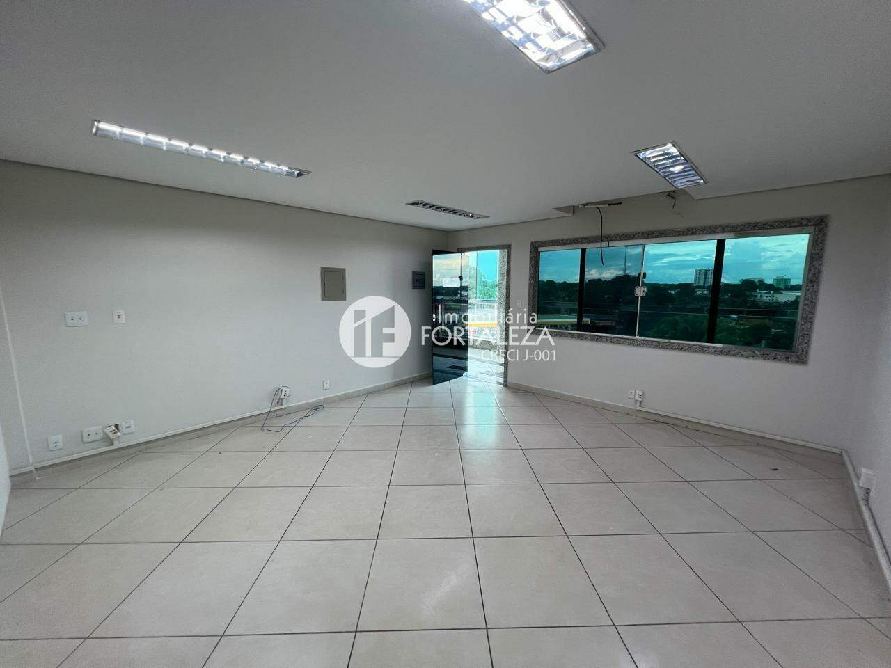 Sala para aluguel no Centro: 