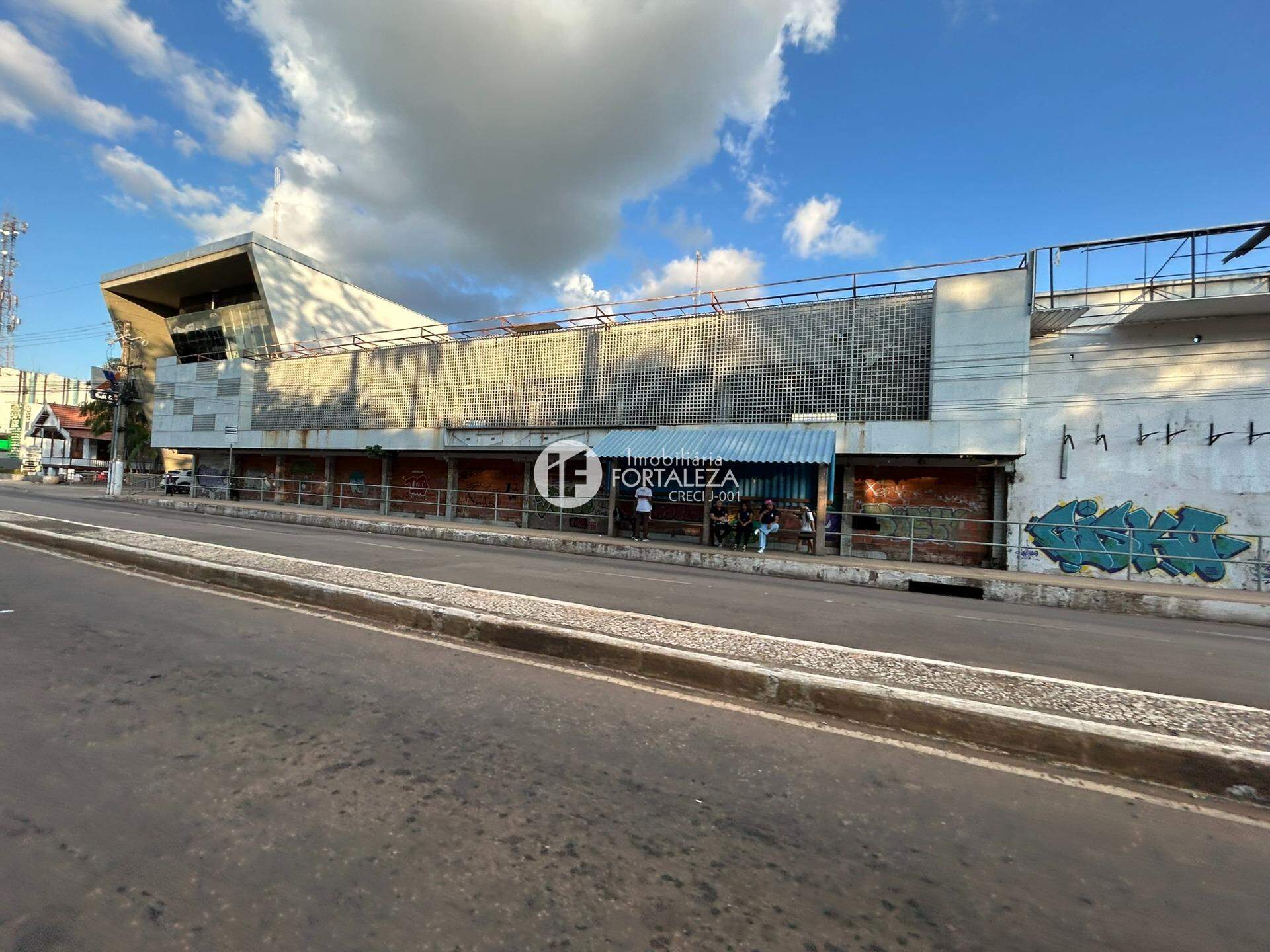 Prédio para aluguel no Centro: 