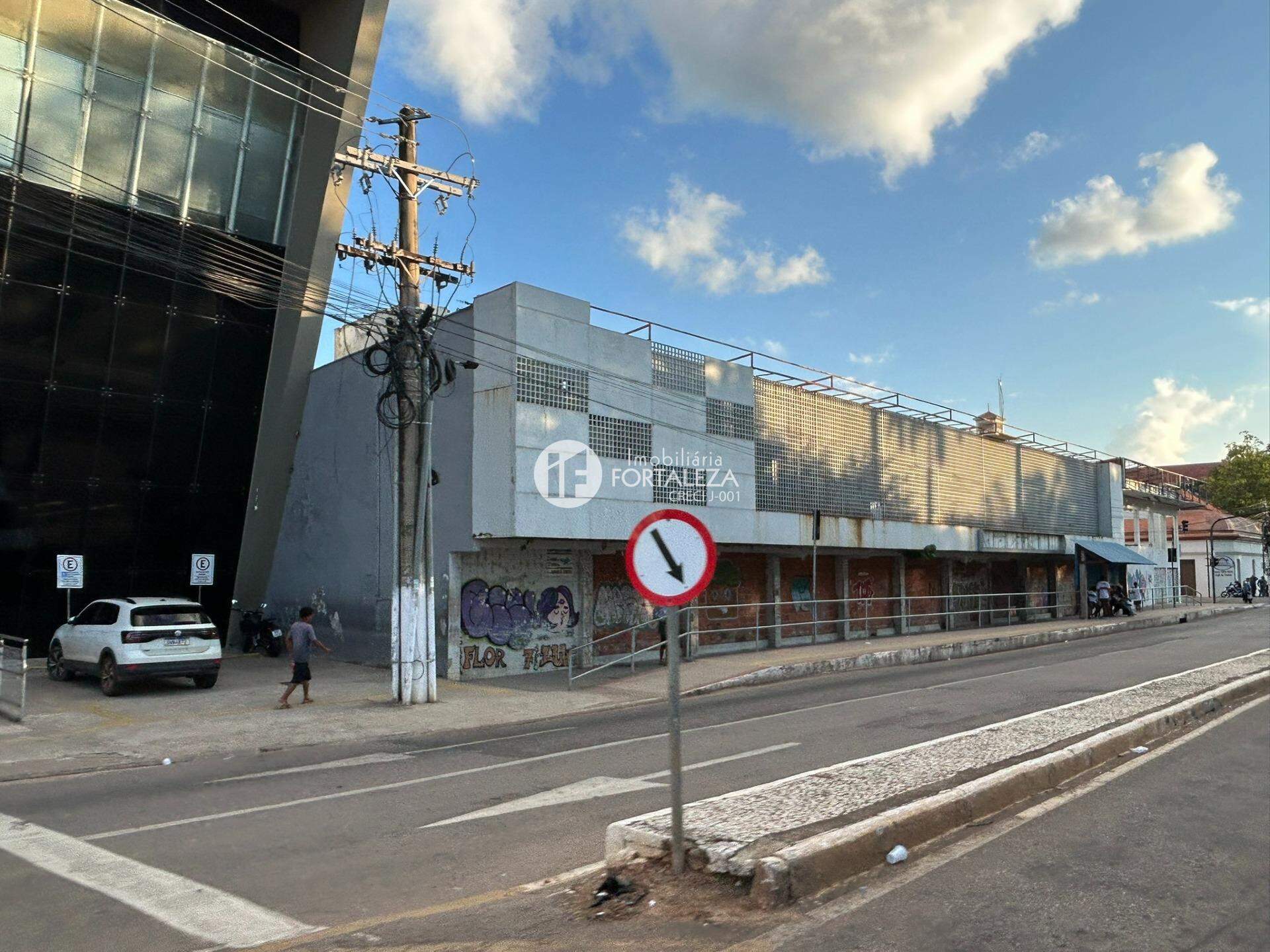 Prédio para aluguel no Centro: 