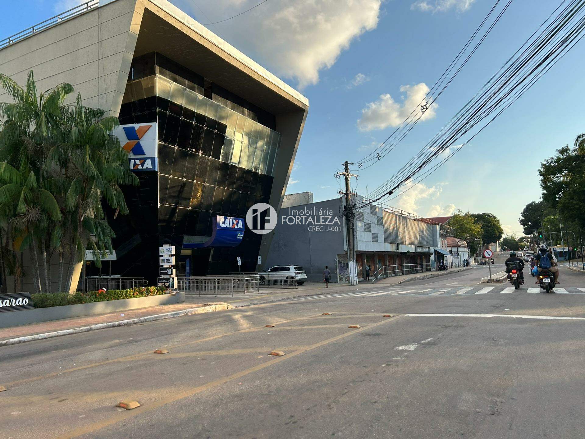 Prédio para aluguel no Centro: 
