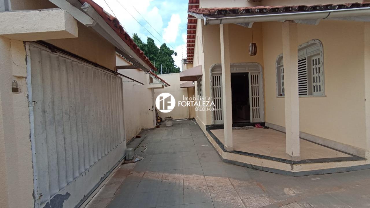 Casa à venda no Xavier Maia: 