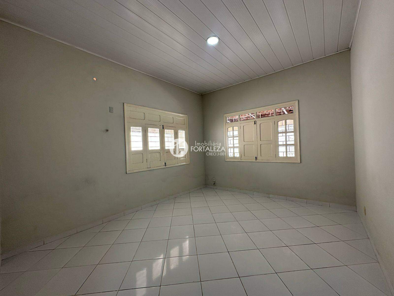 Casa à venda no Jardim Tropical: 
