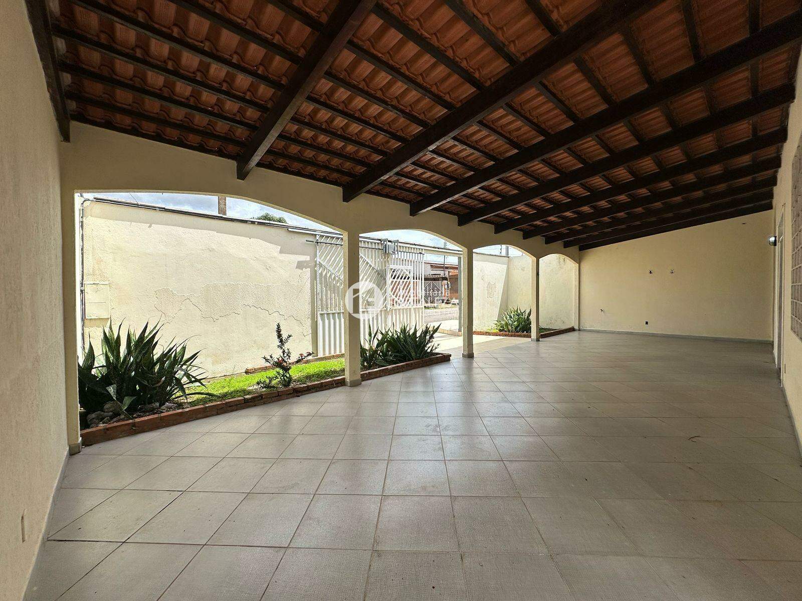 Casa à venda no Jardim Tropical: 