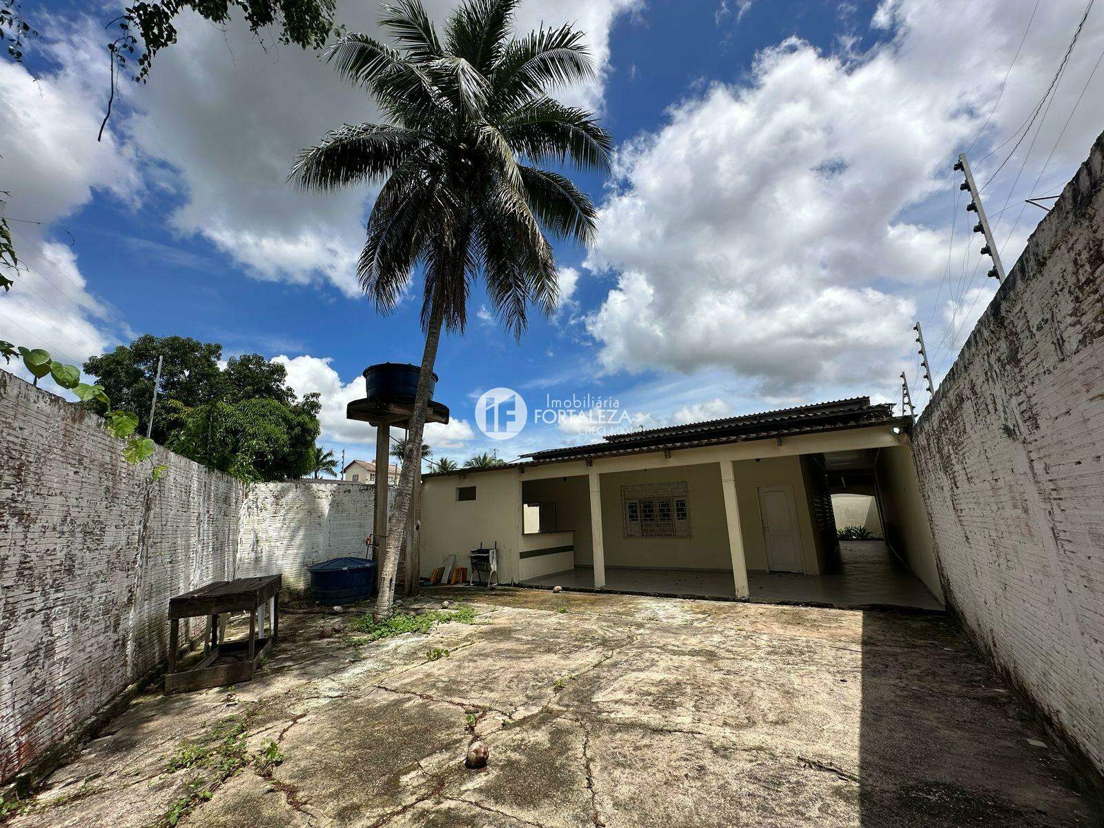 Casa à venda no Jardim Tropical: 