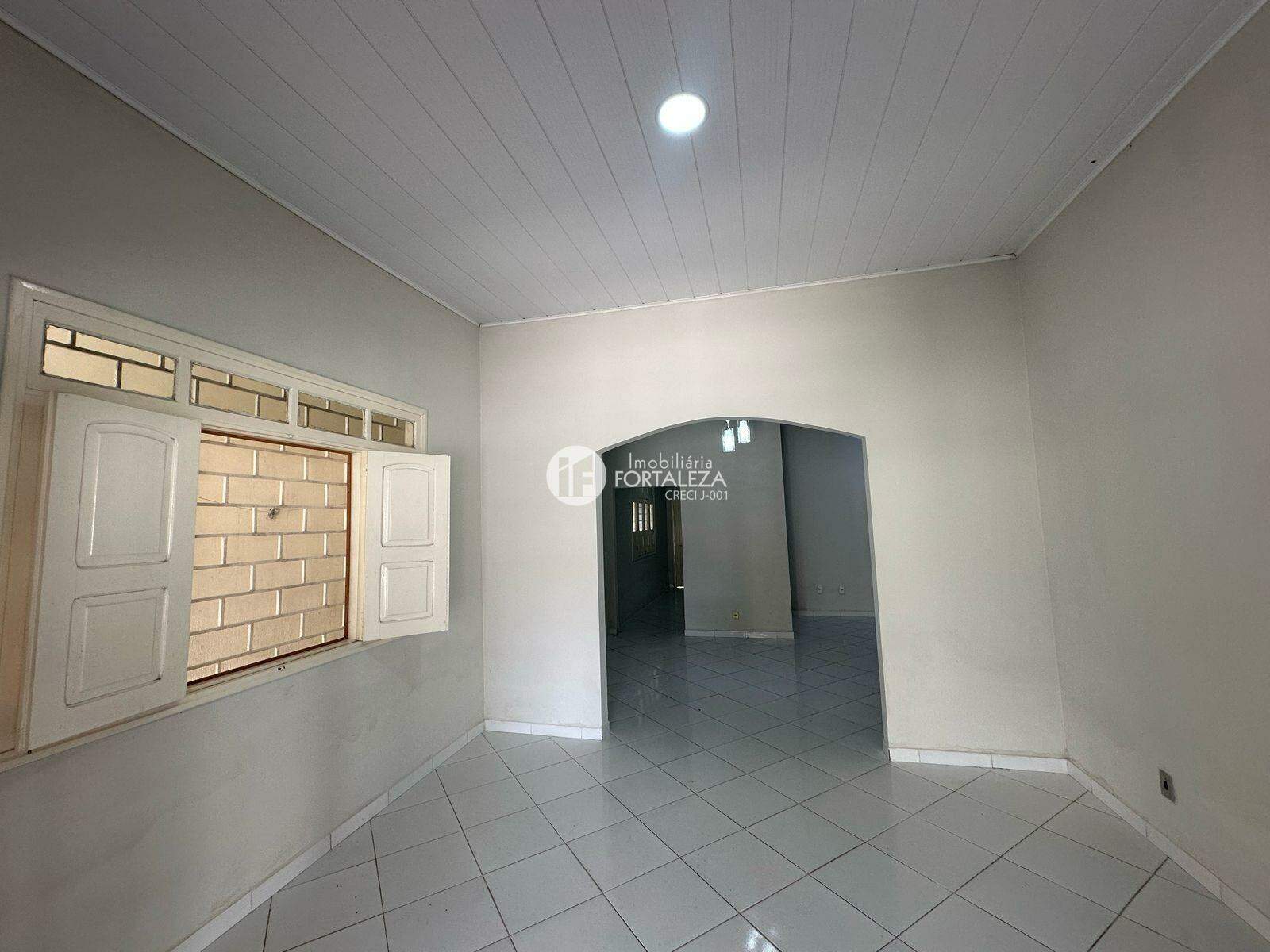 Casa à venda no Jardim Tropical: 