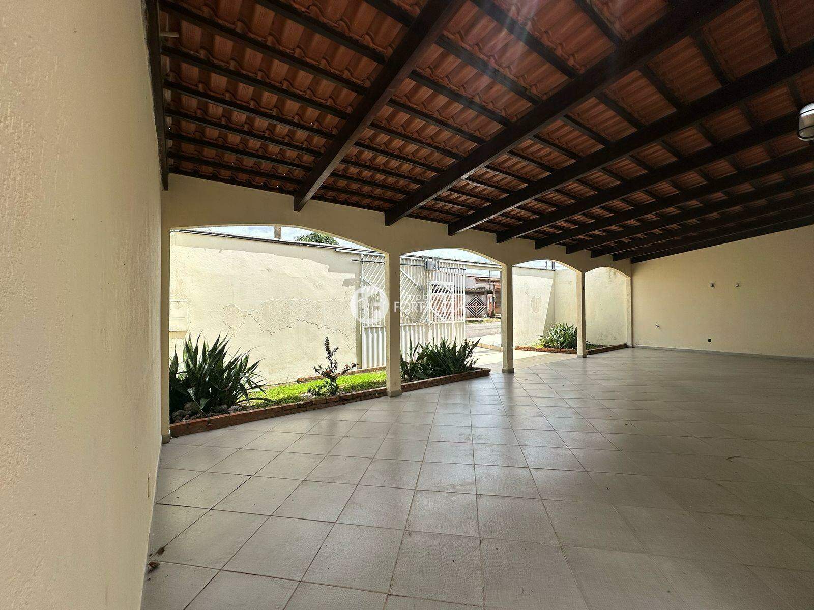 Casa à venda no Jardim Tropical: 